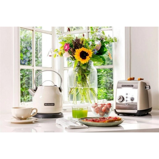 Електрочайник KitchenAid 5KEK1222EAC Creamy
